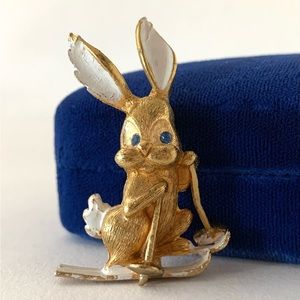 Vintage “Ski Bunny” pin from the 1950s or 1960s. Adorable blue-eyed cottontail.